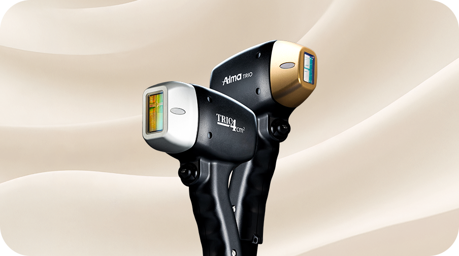 Alma TRIOとTRIO 4cm²の表記があるハイパーチタニウムのレーザーハンドピース2種類